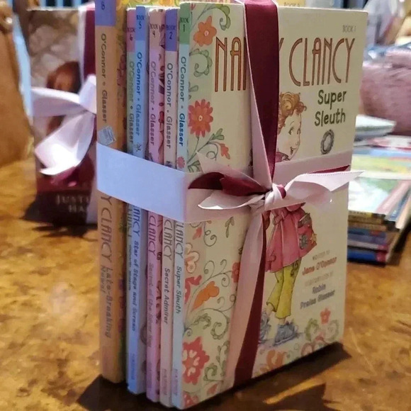 Nancy Clancy set of 6 books - Picture 8 of 8